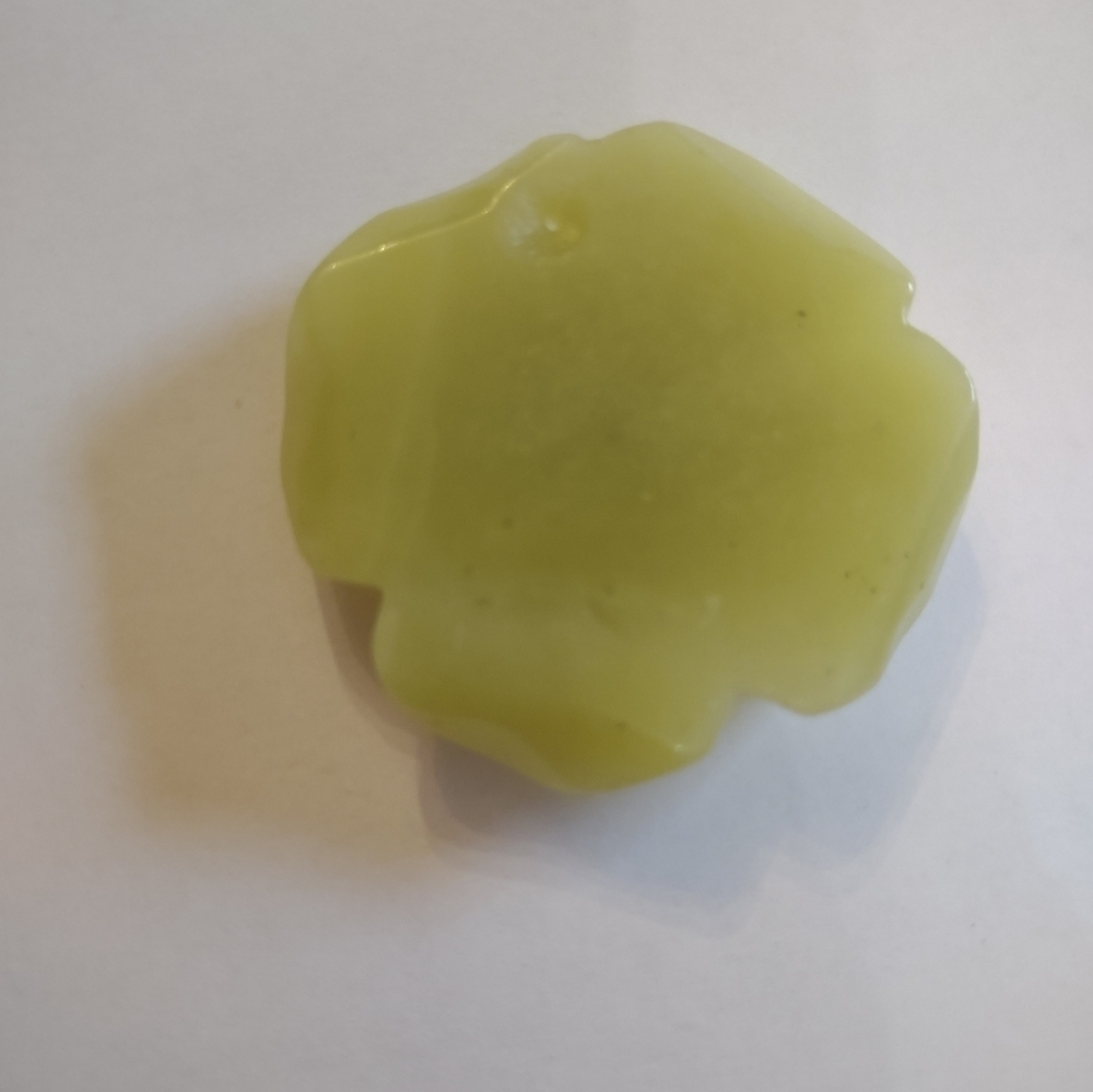 Serpentine rose pendant ESTATE piece - Picture 2 of 2